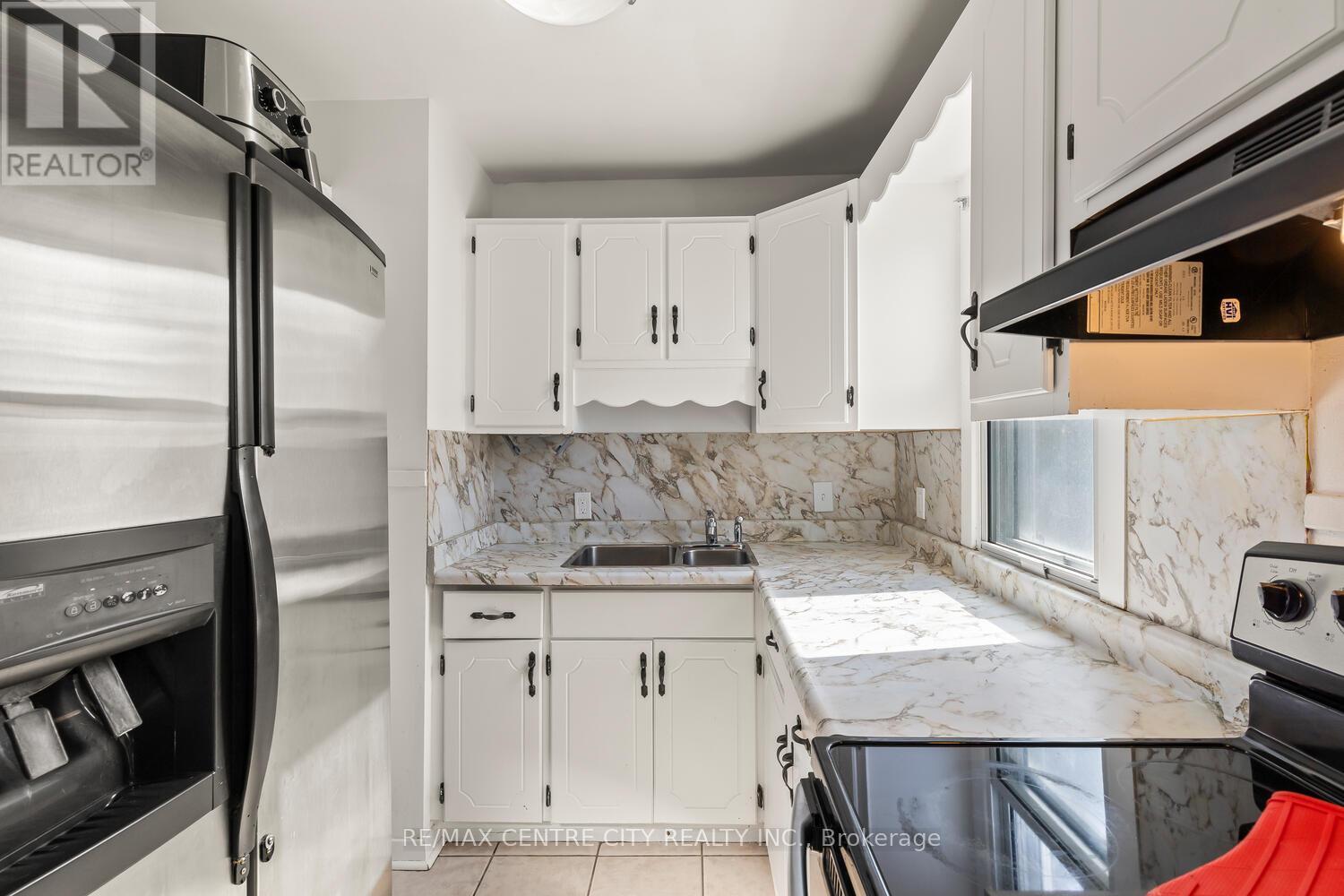 292 Paardeberg Crescent, London East, Ontario  N5Y 1C1 - Photo 12 - X12939378