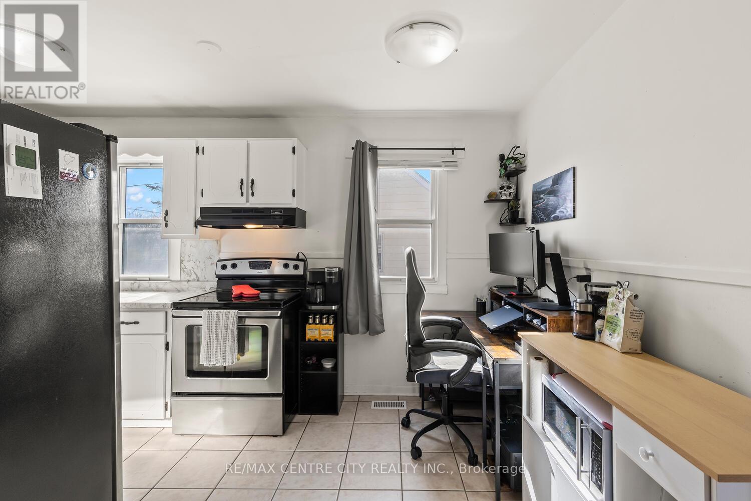 292 Paardeberg Crescent, London East, Ontario  N5Y 1C1 - Photo 9 - X12939378