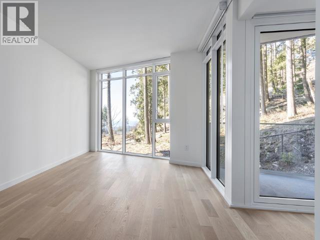 904 3963 UPLANDS WAY, West Vancouver, British Columbia