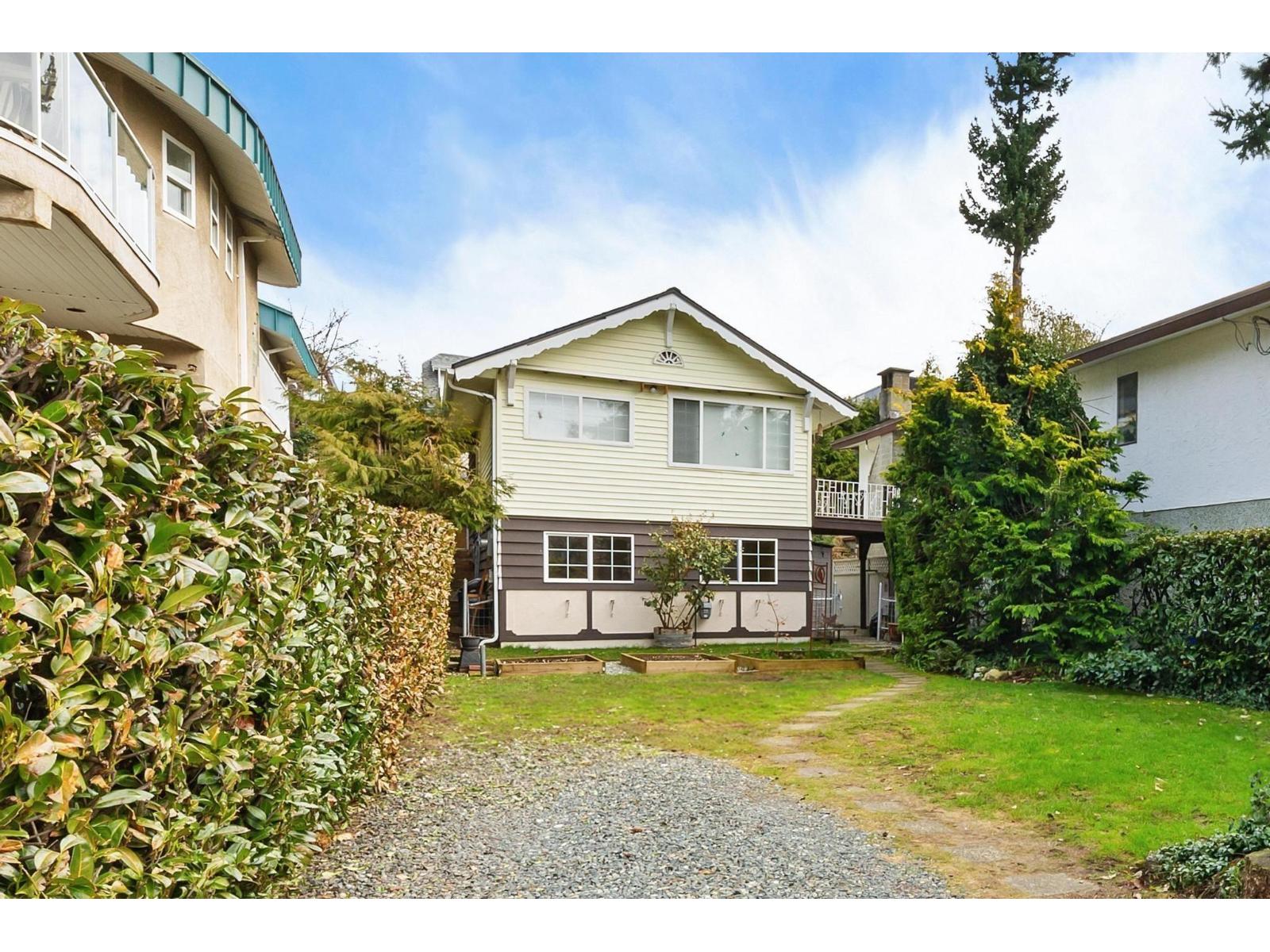 866 FINLAY STREET, White Rock, British Columbia