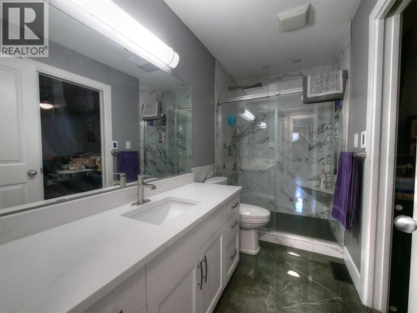 644 8th Street, Castlegar, British Columbia  V1N 4X1 - Photo 4 - 10381927