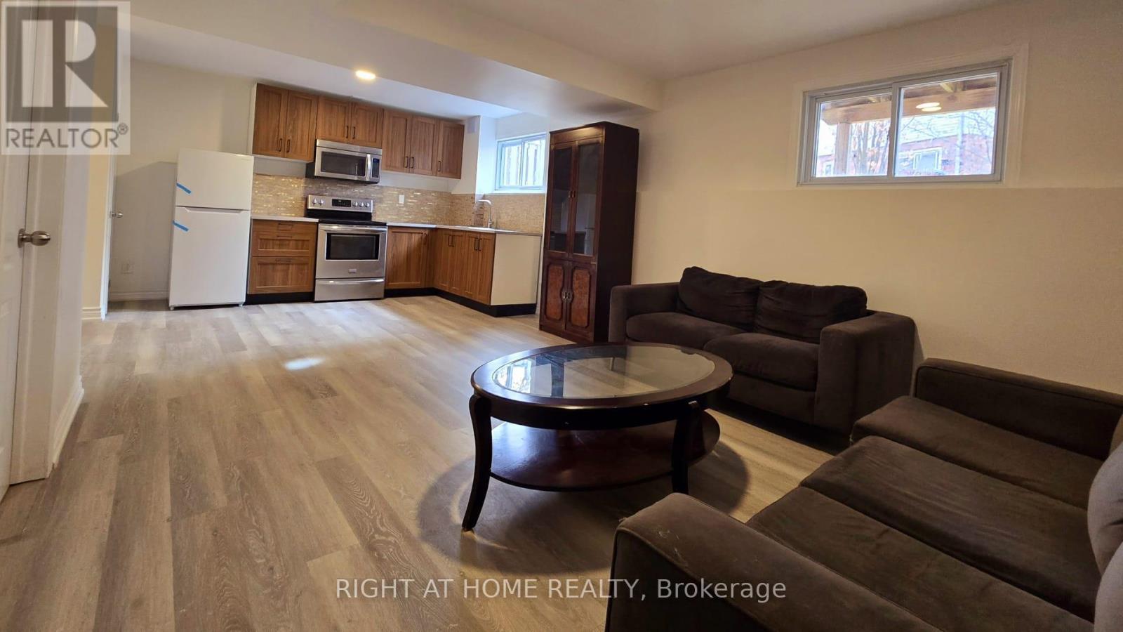 Bsmt - 34 Hodgins Avenue, Georgina, Ontario  L4P 3T3 - Photo 2 - N12954282