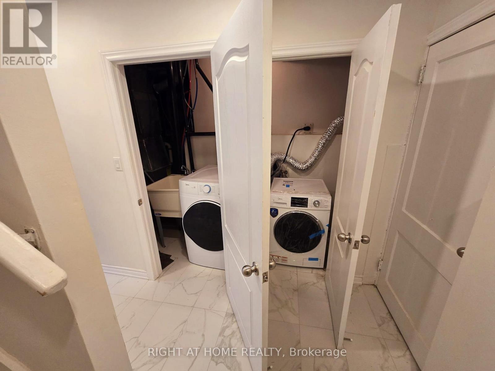 Bsmt - 34 Hodgins Avenue, Georgina, Ontario  L4P 3T3 - Photo 3 - N12954282