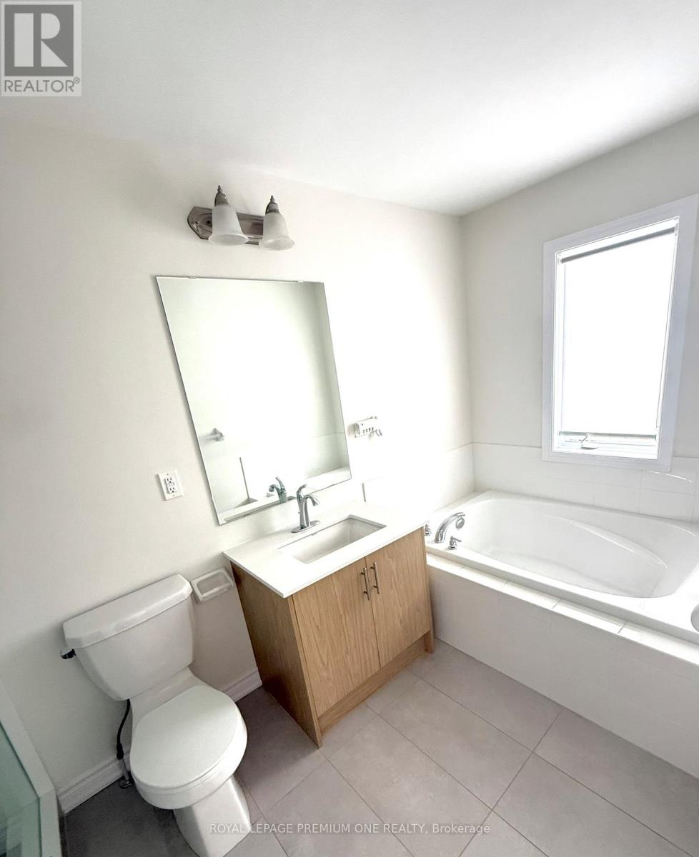 7 Verbena Street, East Gwillimbury, Ontario  L9N 0T6 - Photo 12 - N12954290