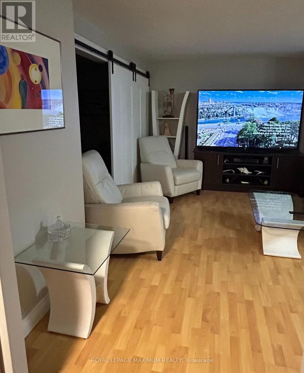 811 - 61 Markbrook Lane, Toronto, Ontario  M9V 5E7 - Photo 4 - W12943278