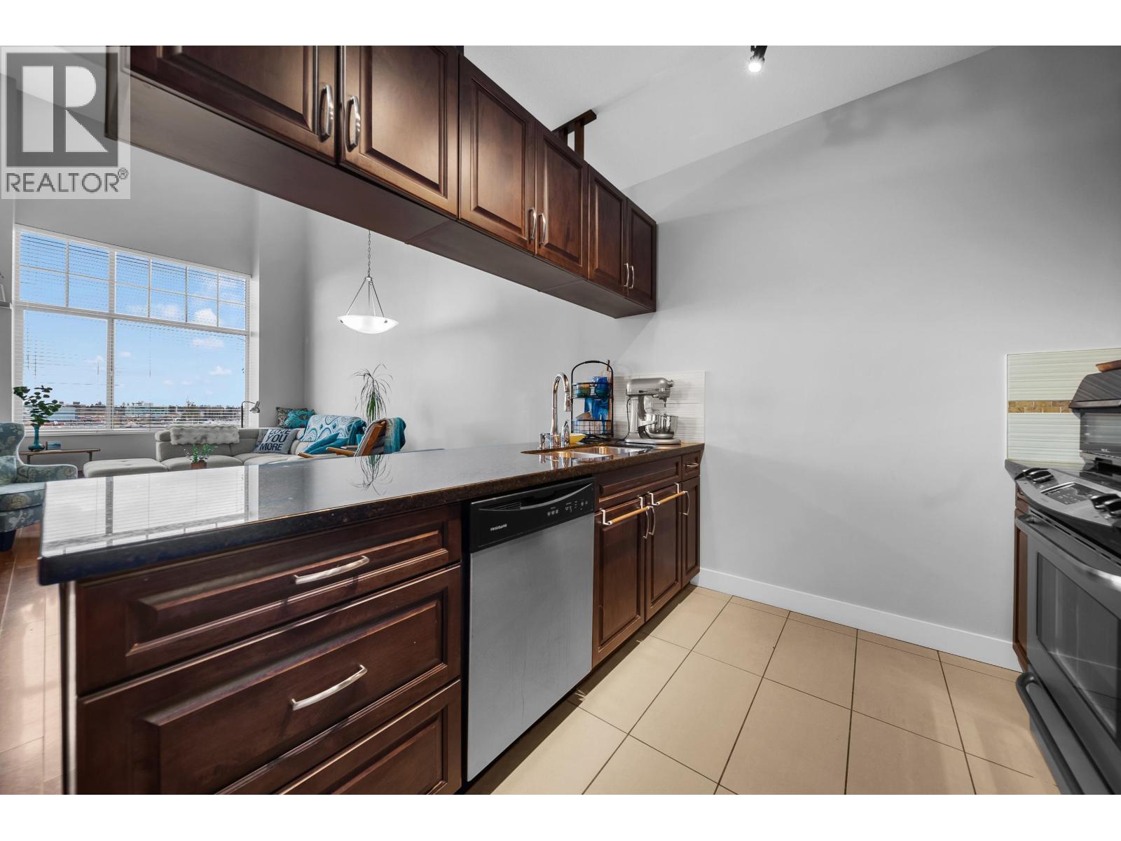 402 11935 Burnett Street, Maple Ridge, British Columbia  V2X 9A9 - Photo 11 - R3106440