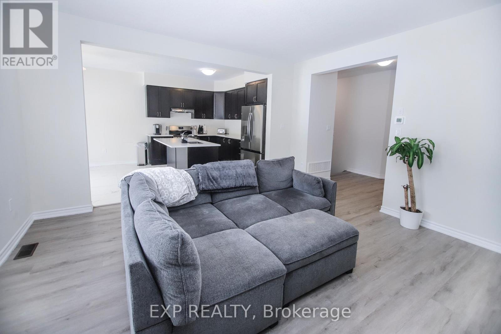 295 Mceachern Lane, Gravenhurst, Ontario  P1P 0H8 - Photo 8 - X12953032