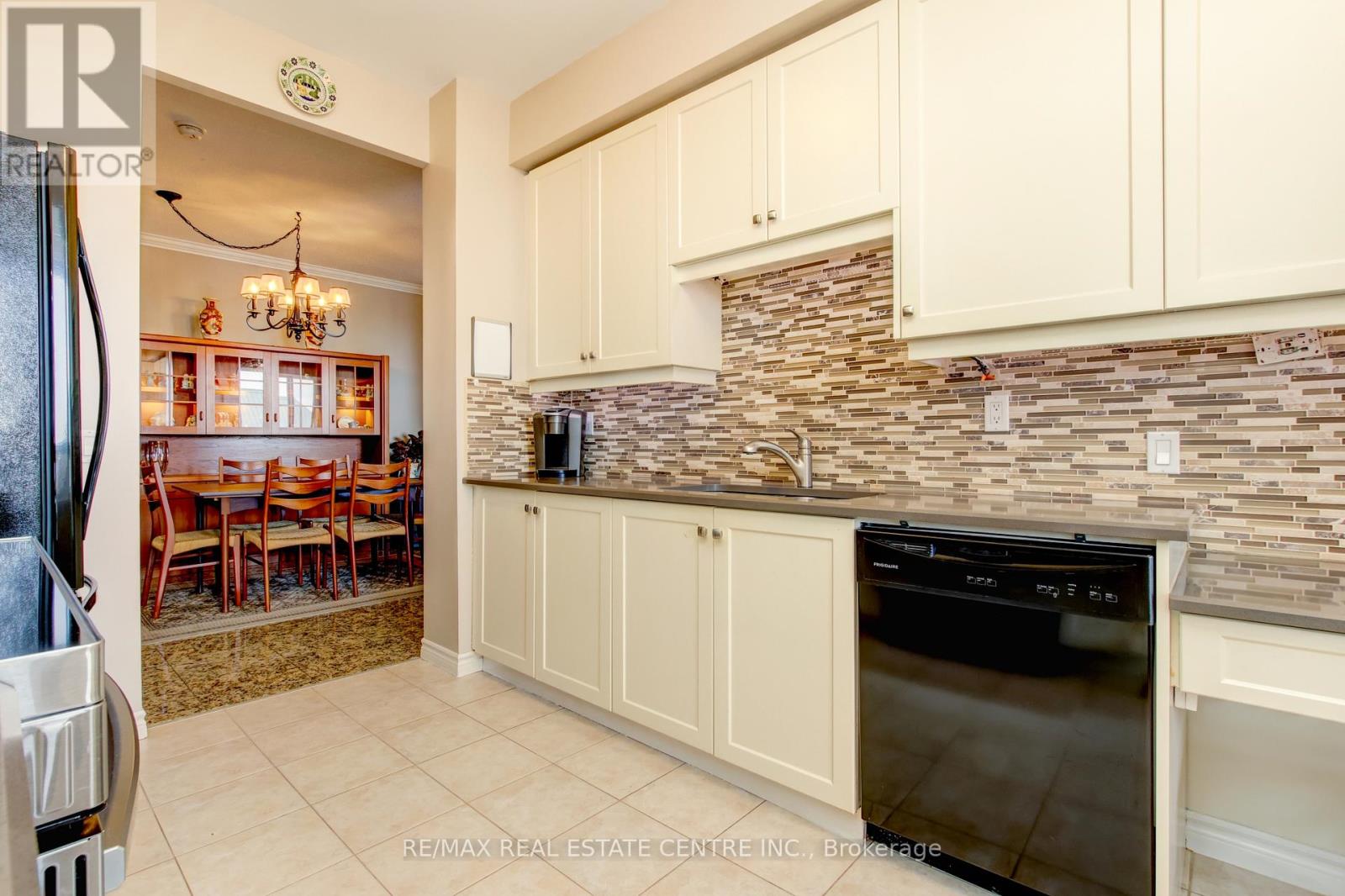 1202 - 1 Belvedere Court, Brampton, Ontario  L6V 4M6 - Photo 17 - W12954246