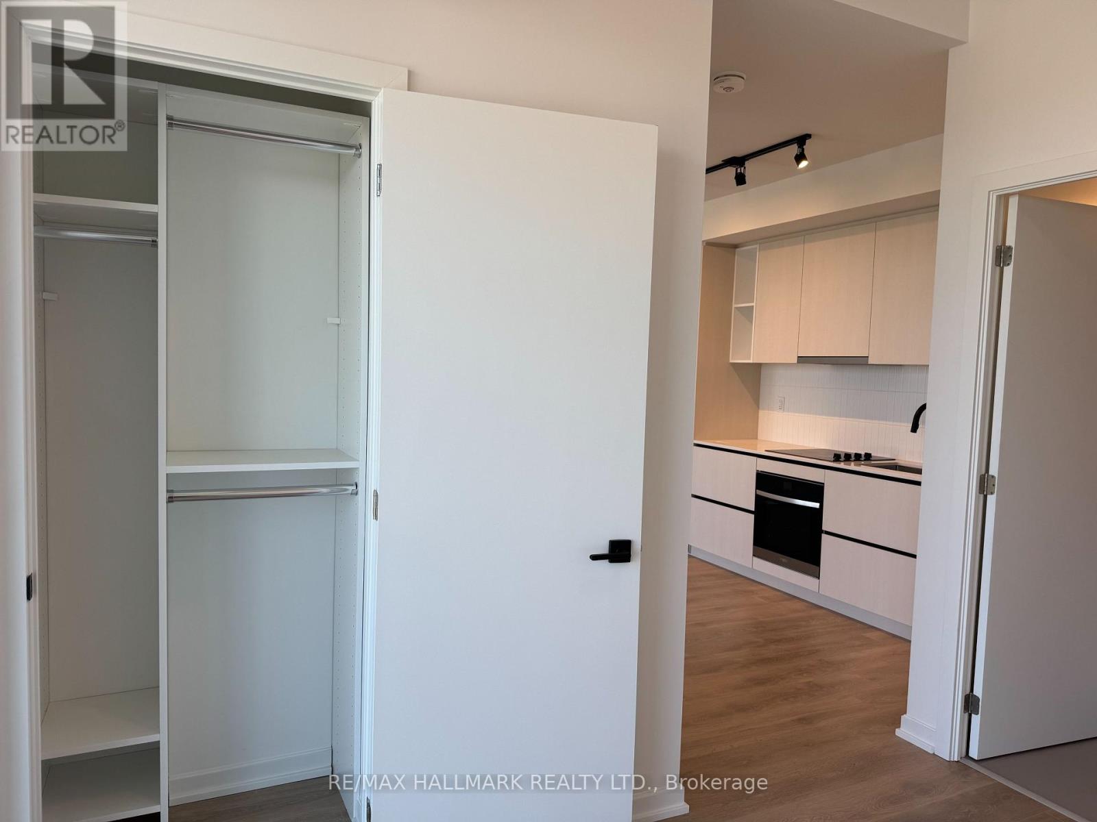 2205 - 1285 Dupont Street, Toronto, Ontario  M6H 0E3 - Photo 11 - W12954256