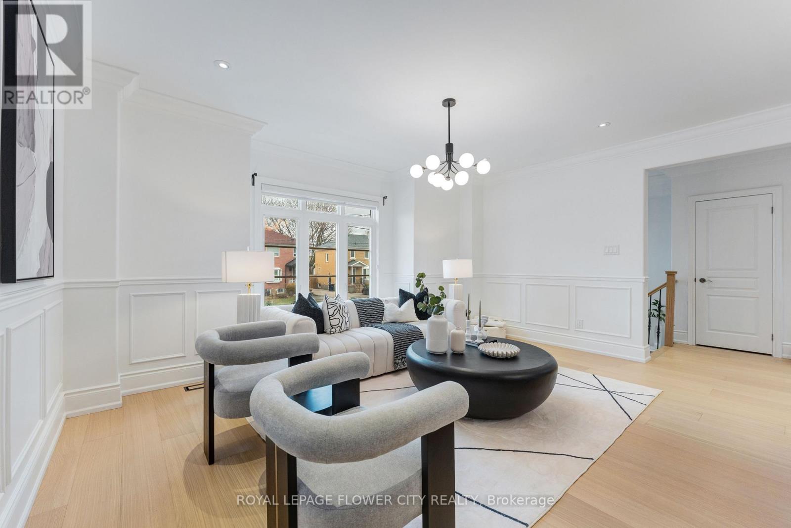 19 Connorvale Avenue, Toronto, Ontario  M8W 3Z9 - Photo 10 - W12954280