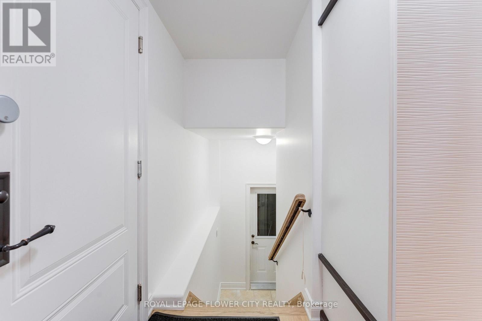 19 Connorvale Avenue, Toronto, Ontario  M8W 3Z9 - Photo 39 - W12954280