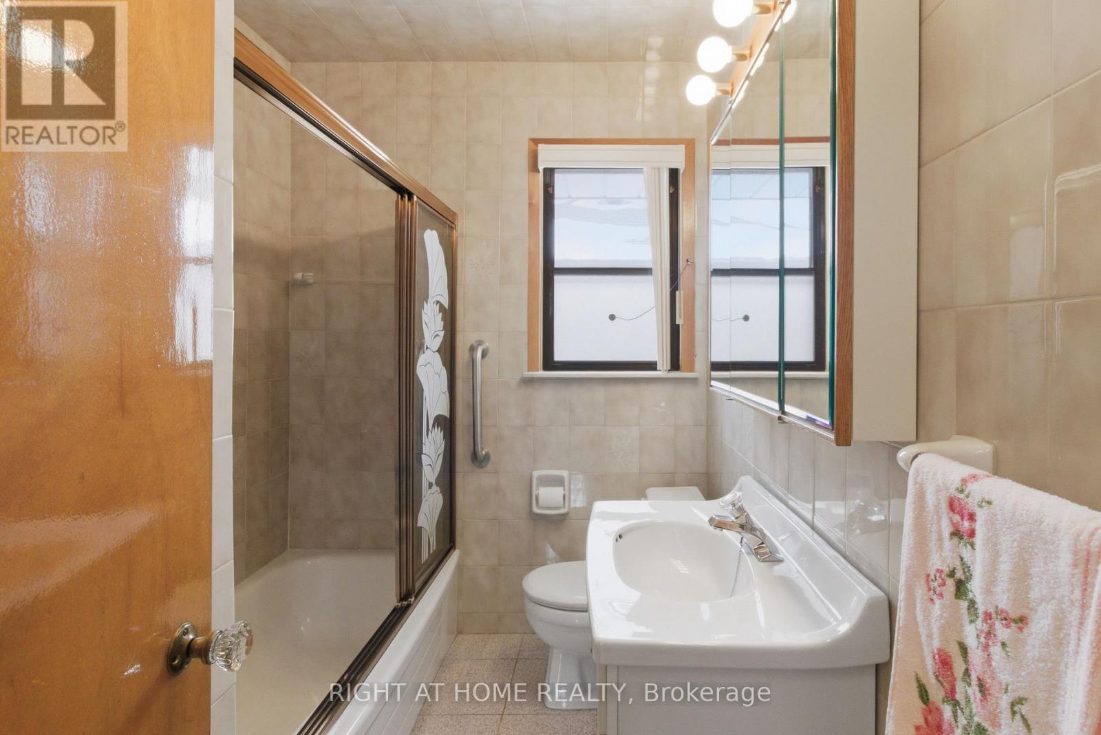 53 Tavistock Road, Toronto, Ontario  M3M 2N8 - Photo 12 - W12954288