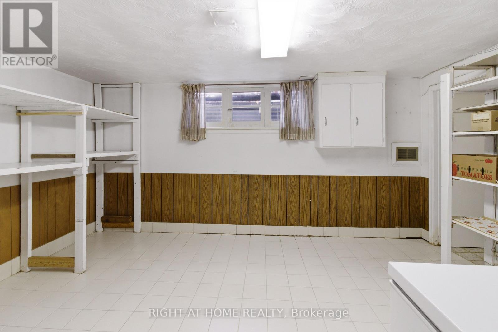 53 Tavistock Road, Toronto, Ontario  M3M 2N8 - Photo 15 - W12954288