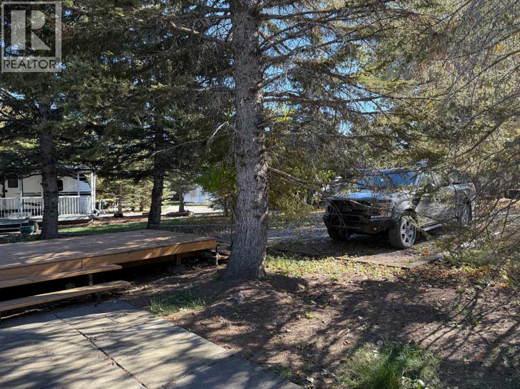 6 Timber Avenue, 5230 27 Highway, Rural Mountain View County, Alberta  T0M 1X0 - Photo 9 - A2298796