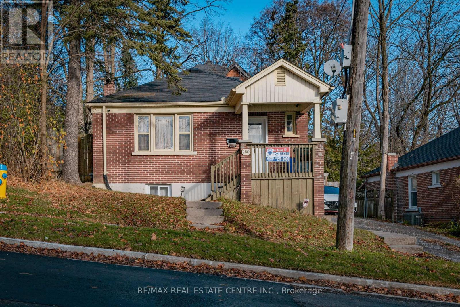 Main/upper - 280 London Street, Peterborough, Ontario  L5C 4E9 - Photo 2 - X12954286
