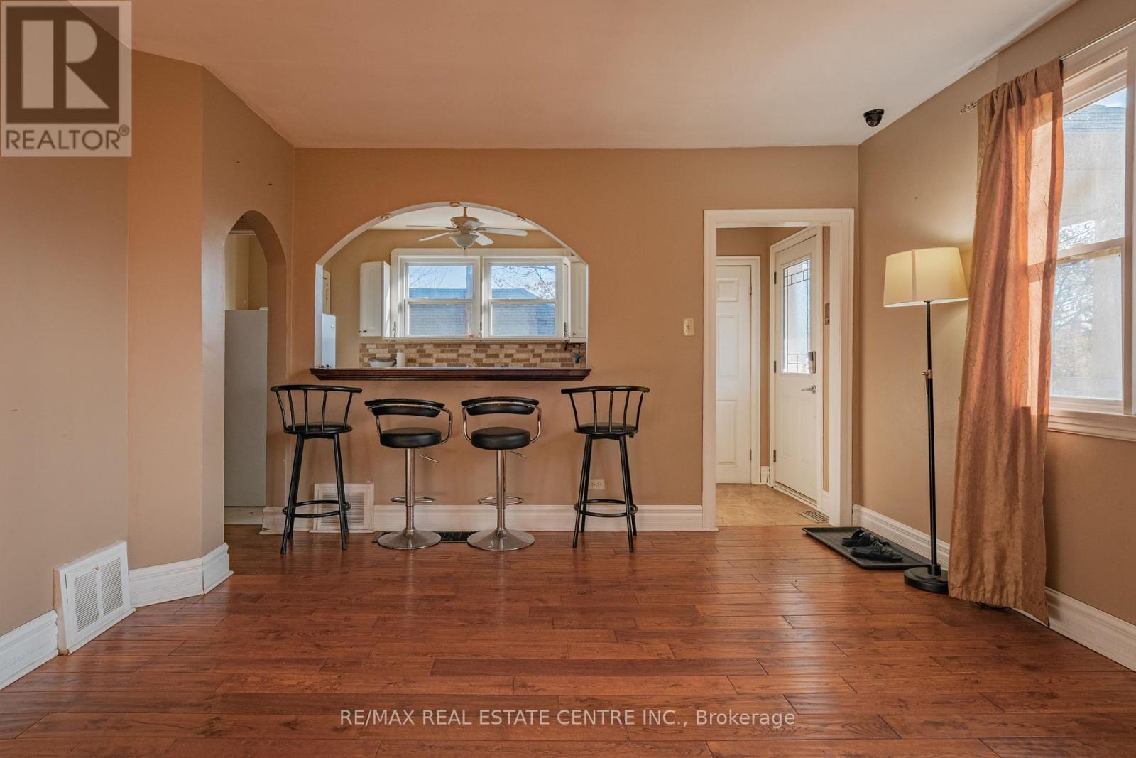 Main/upper - 280 London Street, Peterborough, Ontario  L5C 4E9 - Photo 8 - X12954286