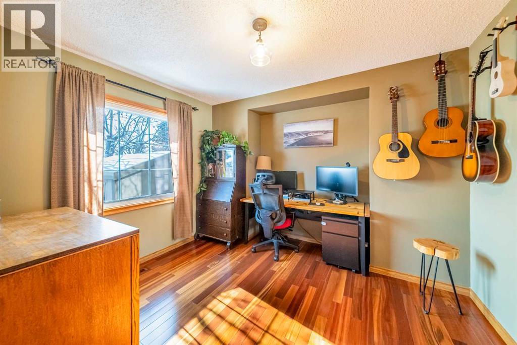 147 Midvalley Place Se, Calgary, Alberta  T2X 1K3 - Photo 18 - A2296545