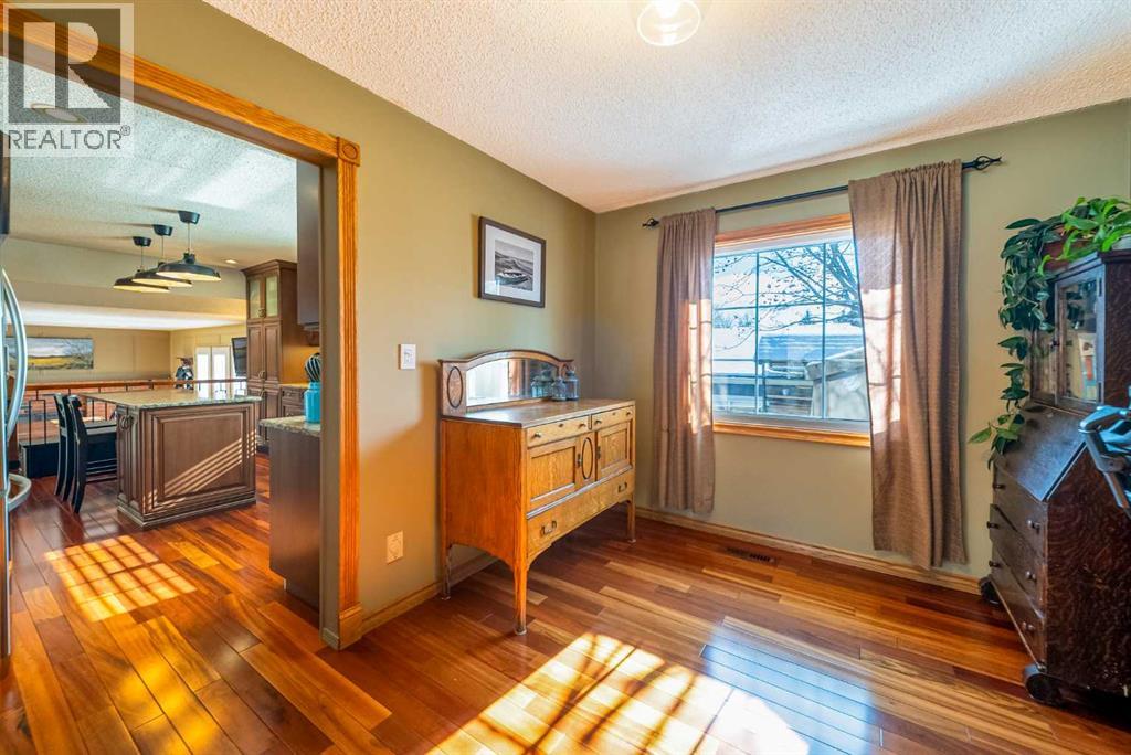 147 Midvalley Place Se, Calgary, Alberta  T2X 1K3 - Photo 17 - A2296545