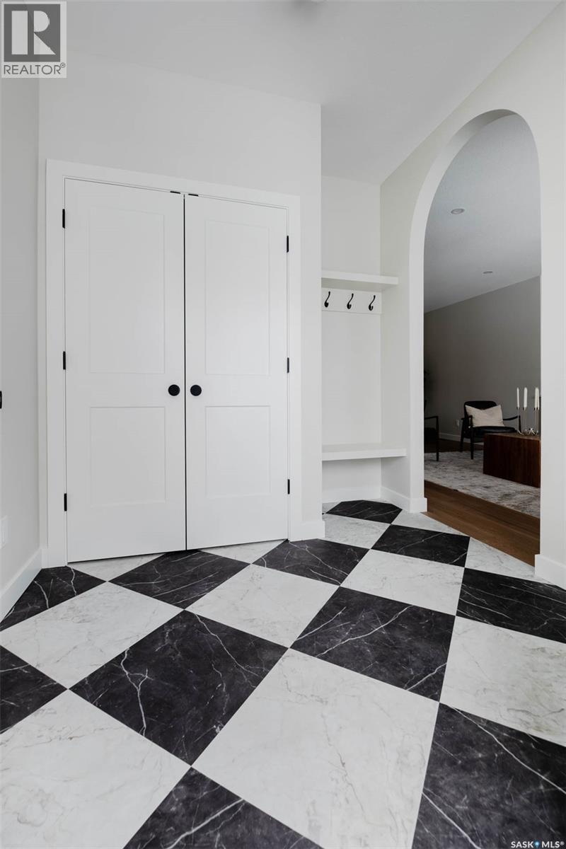 2808 Fleury Street, Regina, Saskatchewan  S4N 2M4 - Photo 2 - SK032002