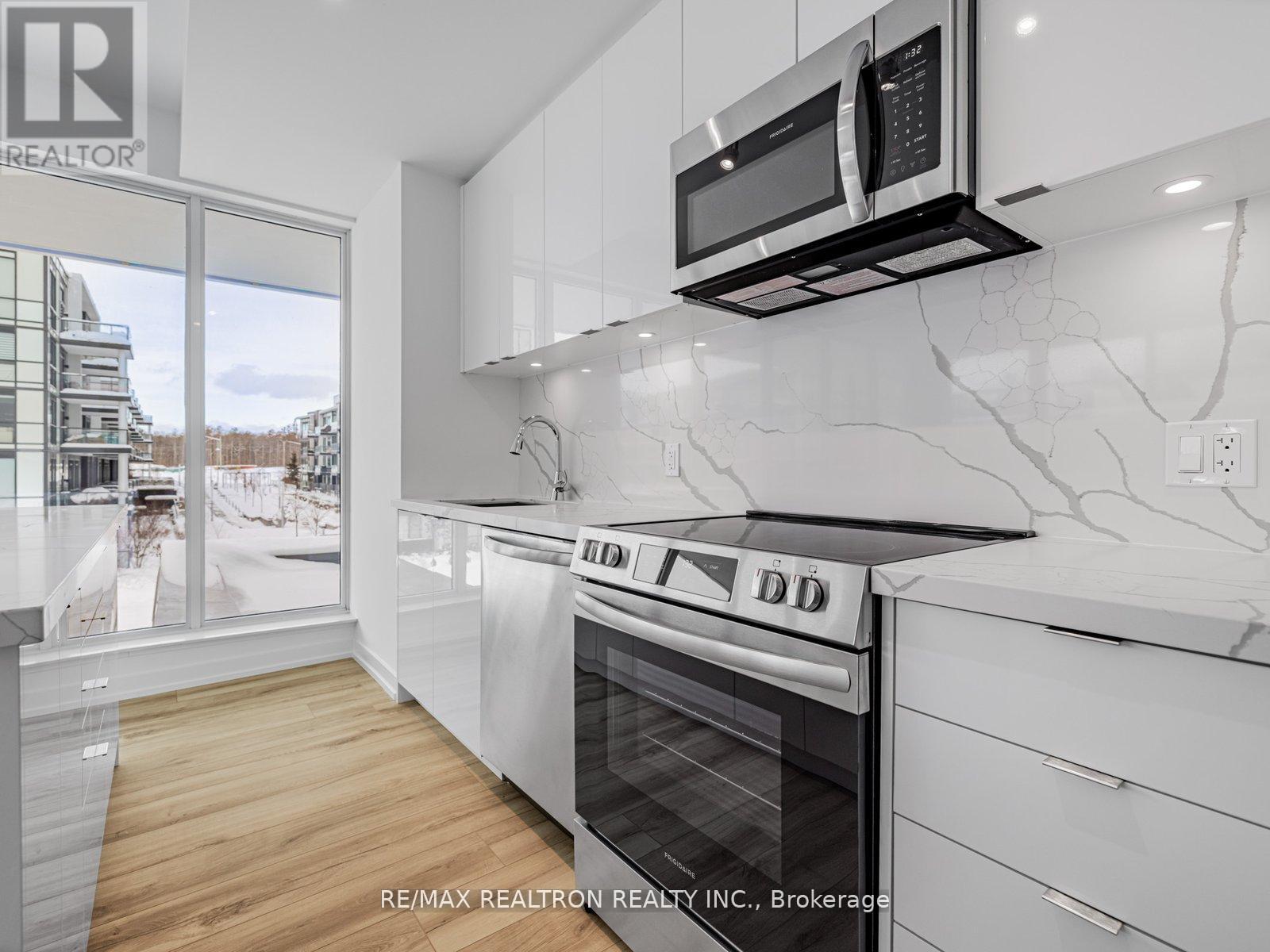 316 - 333 Sunseeker Avenue, Innisfil, Ontario  L9S 0J7 - Photo 10 - N12952168