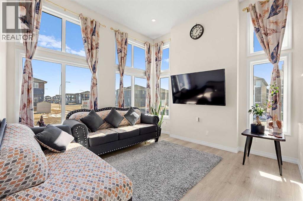 6 Corner Glen Common Ne, Calgary, Alberta  T3N 2L5 - Photo 16 - A2293437