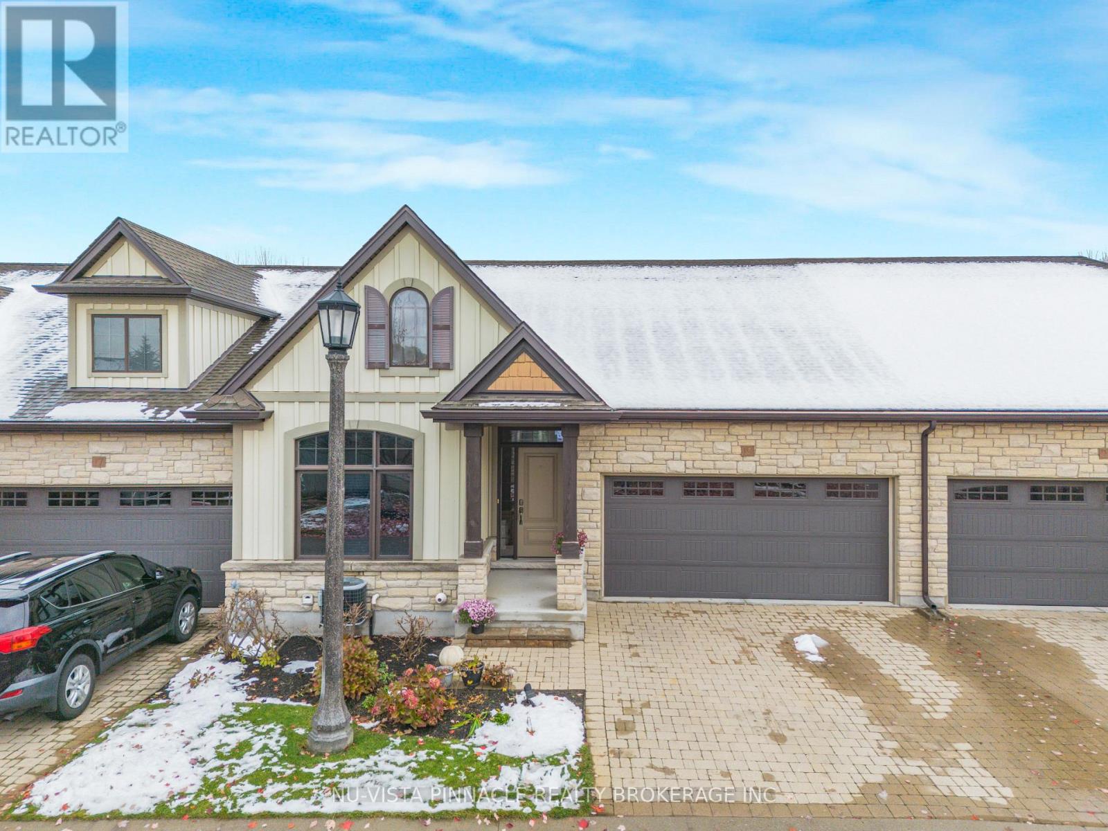 10 - 19 Hillside Drive E, Niagara-On-The-Lake, Ontario  L0S 1J0 - Photo 1 - X12954340