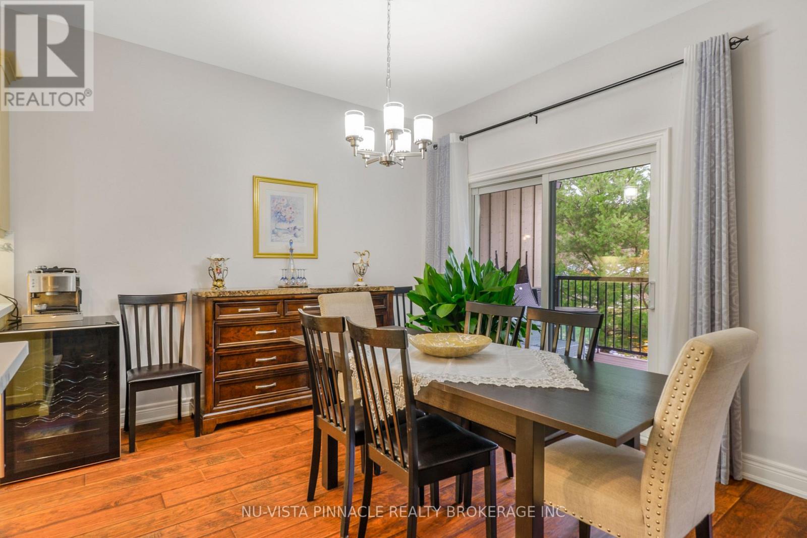 10 - 19 Hillside Drive E, Niagara-On-The-Lake, Ontario  L0S 1J0 - Photo 6 - X12954340