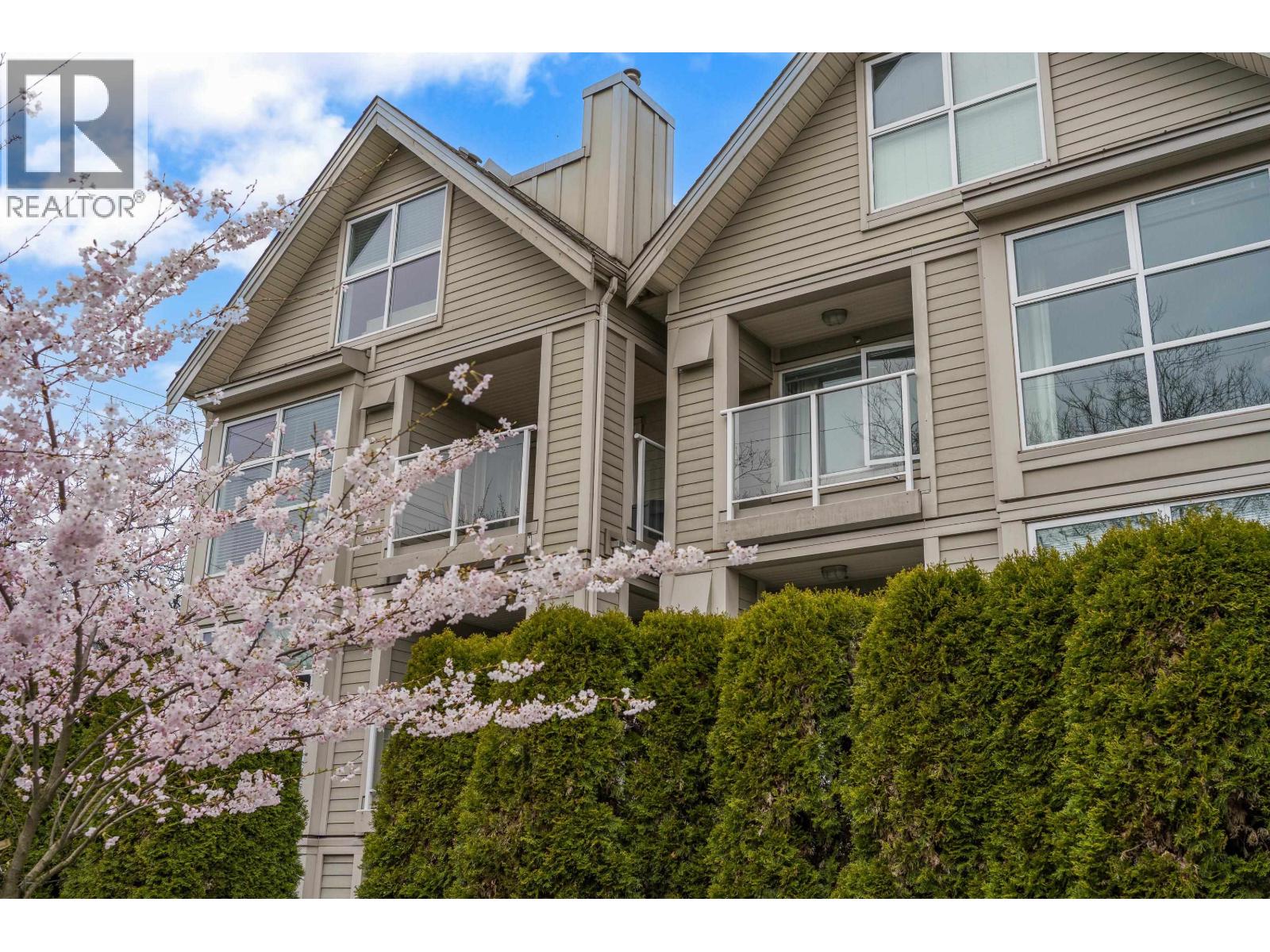 204 3168 LAUREL STREET, Vancouver, British Columbia