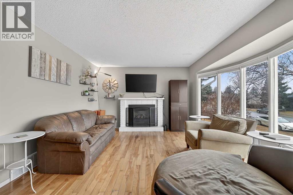 103 Macewan Drive NW, Calgary, Alberta  T3K 2G2 - Photo 6 - A2296101