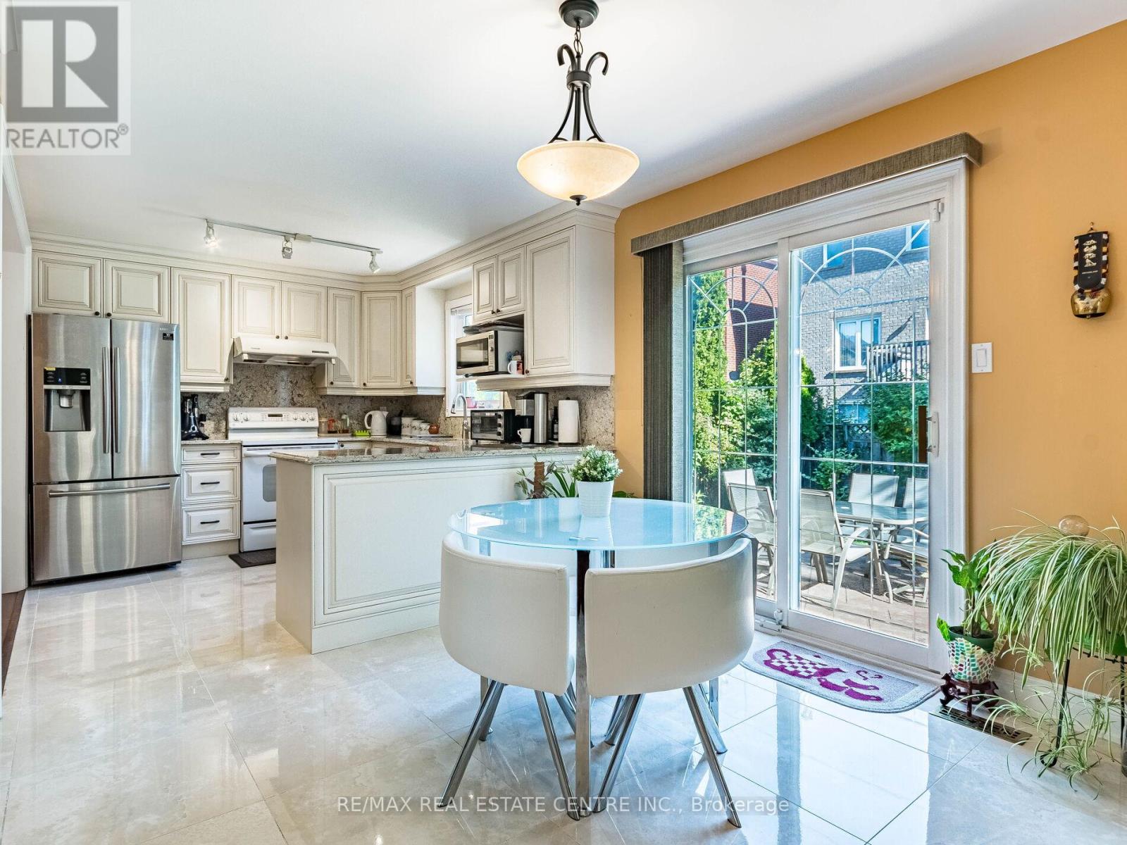 6439 Osprey Boulevard, Mississauga, Ontario  L5N 6E4 - Photo 13 - W12951074