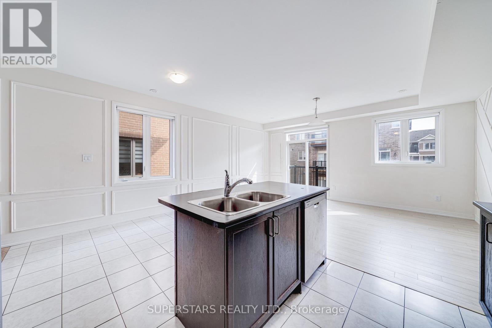 15 Sissons Way, Markham, Ontario  L6B 1R2 - Photo 5 - N12954358