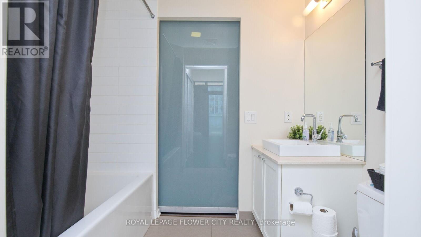 415 - 105 The Queensway Avenue, Toronto, Ontario  M6S 5B5 - Photo 37 - W12954304