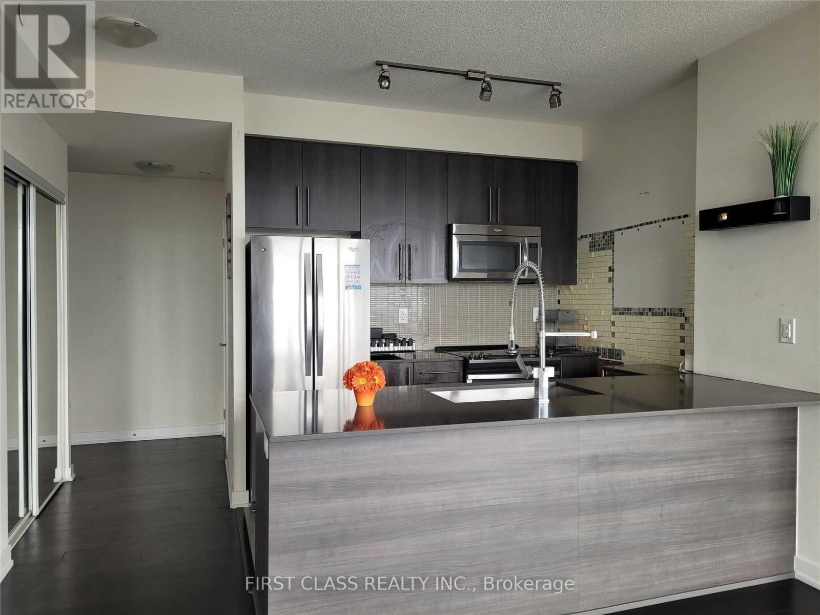 1102 - 510 Curran Place, Mississauga, Ontario  L5B 0J8 - Photo 3 - W12954318