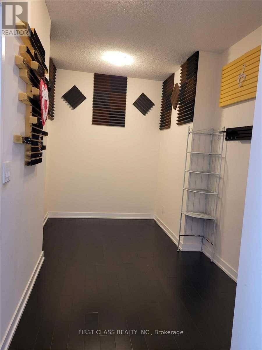 1102 - 510 Curran Place, Mississauga, Ontario  L5B 0J8 - Photo 9 - W12954318