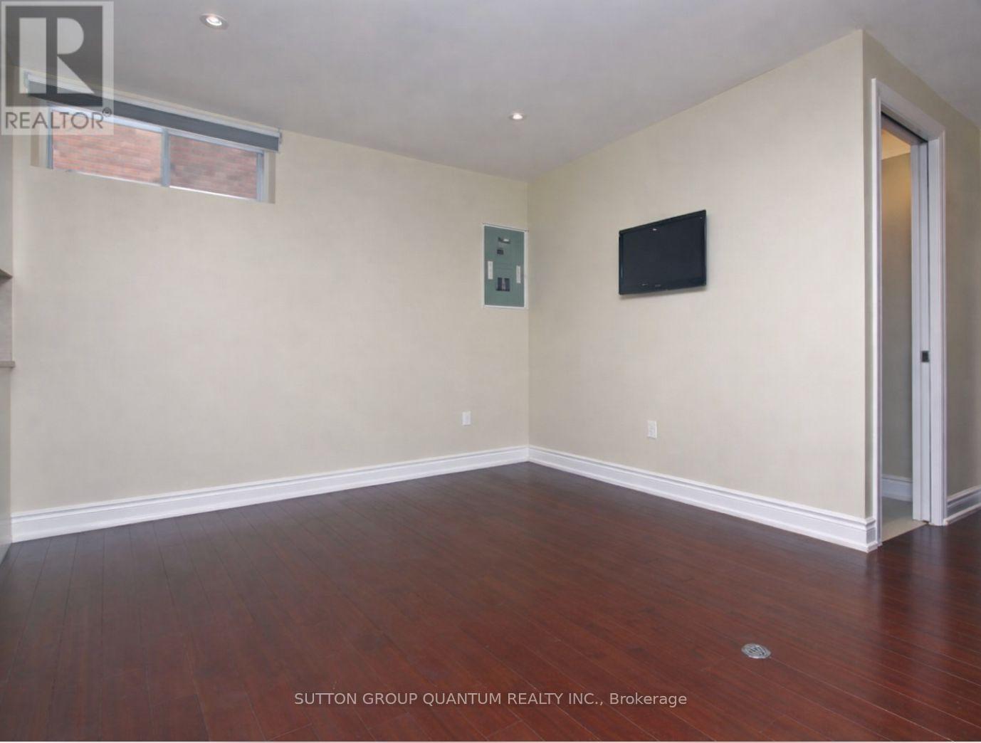 Lower - 148 Mavety Street, Toronto, Ontario  M6P 2L9 - Photo 4 - W12954336