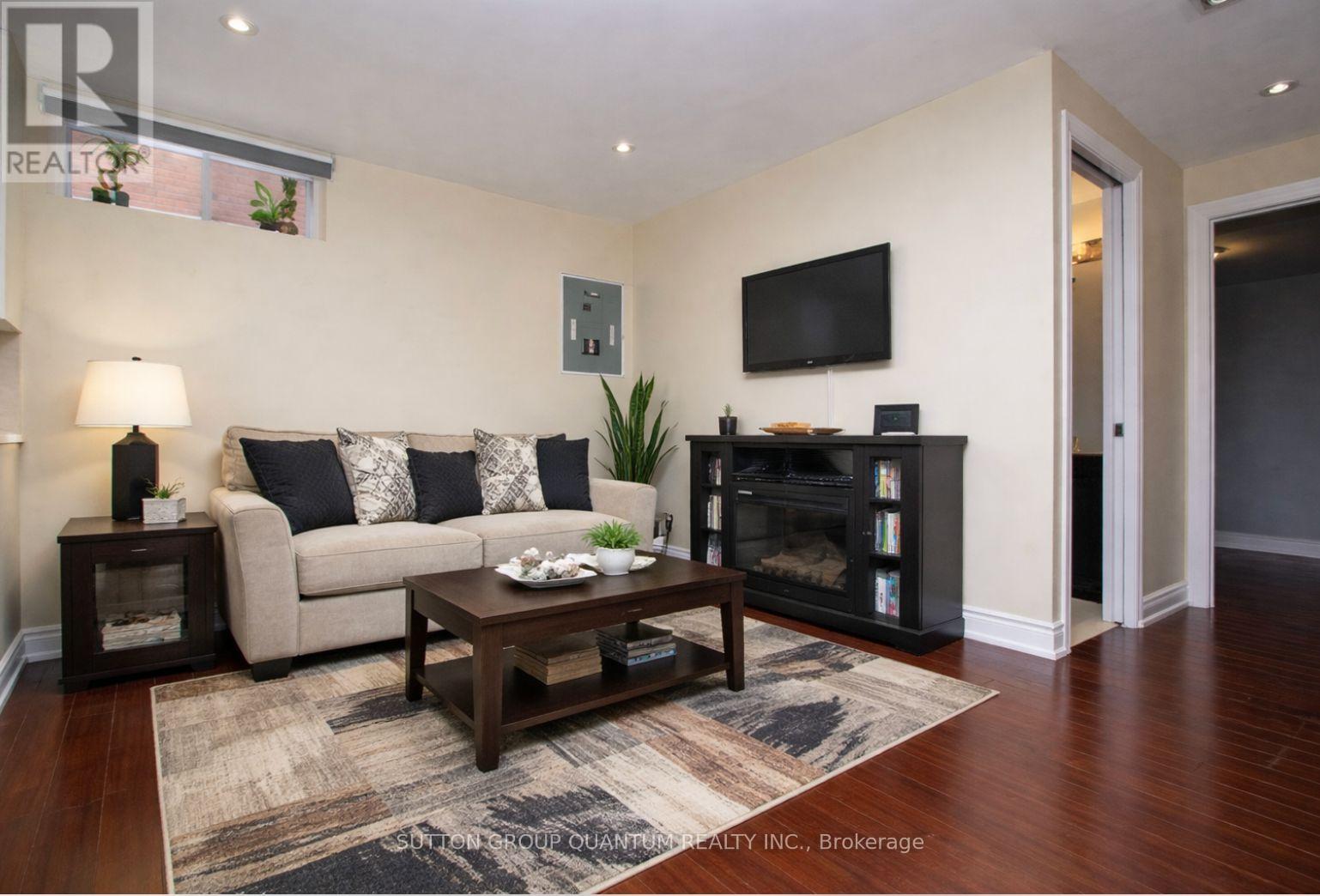 Lower - 148 Mavety Street, Toronto, Ontario  M6P 2L9 - Photo 5 - W12954336