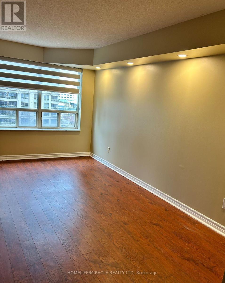 808 - 325 Webb Drive, Mississauga, Ontario  L5B 3Z9 - Photo 10 - W12954346