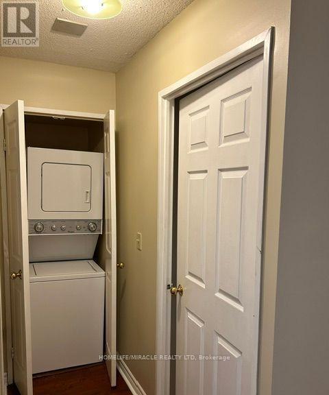 808 - 325 Webb Drive, Mississauga, Ontario  L5B 3Z9 - Photo 14 - W12954346