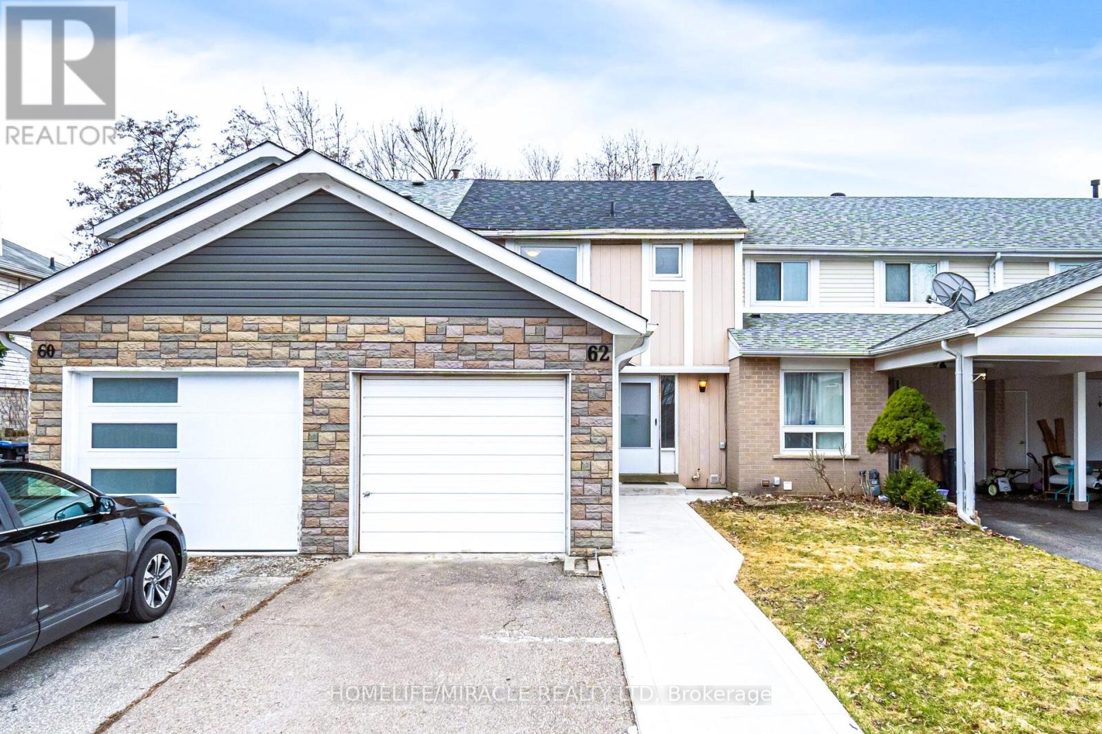 62 Elmvale Avenue, Brampton, Ontario  L6Z 1A5 - Photo 2 - W12954348