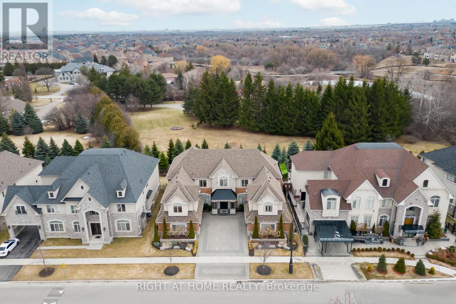 55 Burlwood Road, Brampton, Ontario  L6P 4E7 - Photo 39 - W12954350