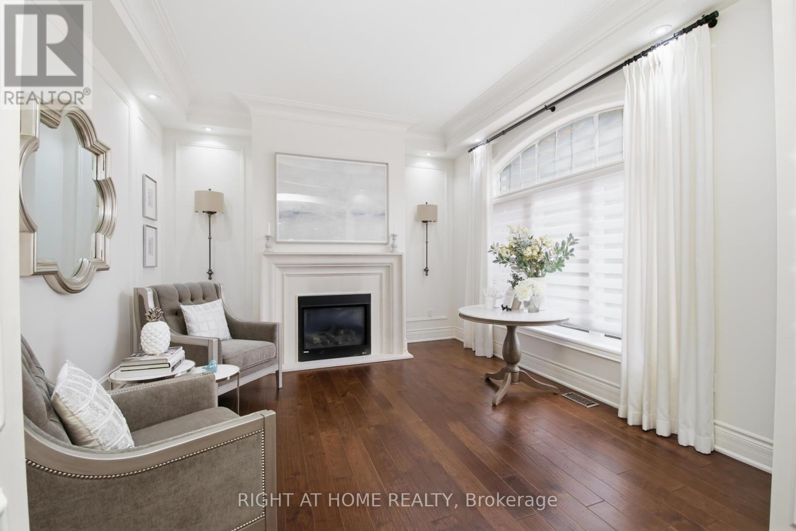 55 Burlwood Road, Brampton, Ontario  L6P 4E7 - Photo 6 - W12954350