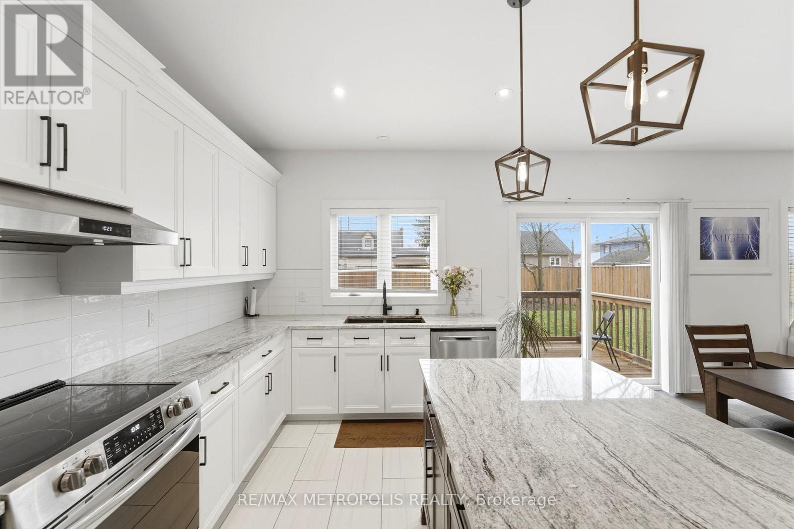 212 Iva Street, Welland, Ontario  L3B 1W4 - Photo 11 - X12954356