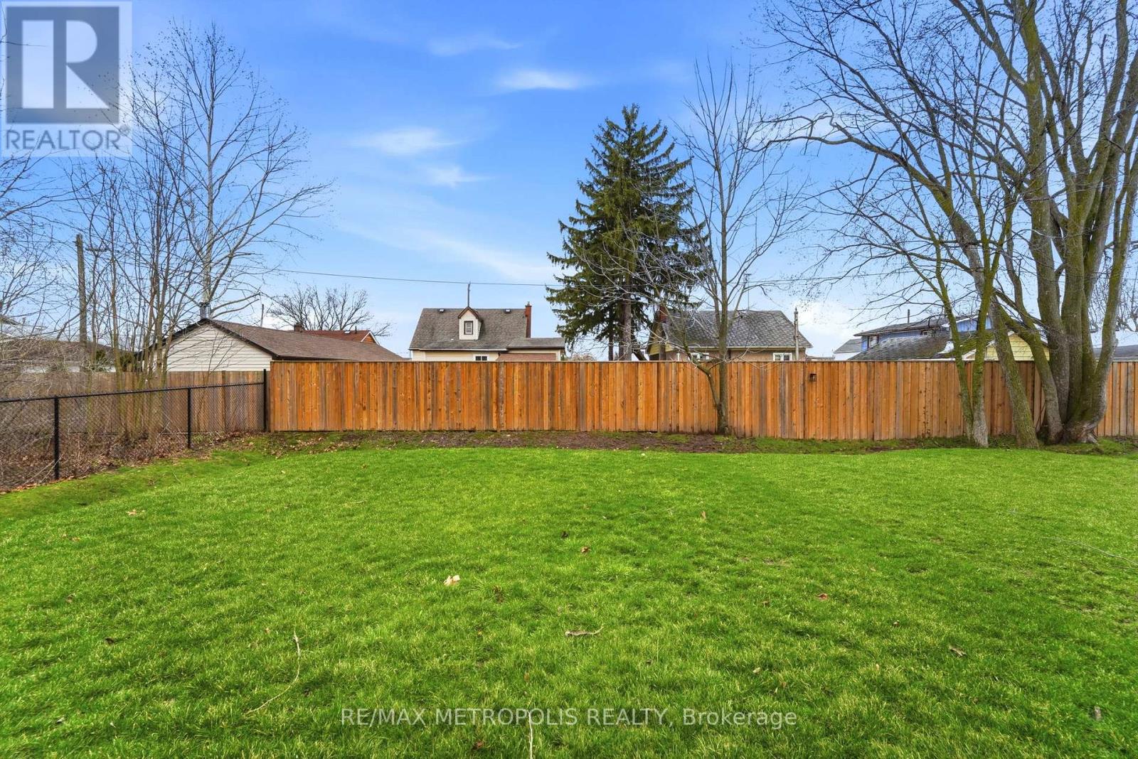 212 Iva Street, Welland, Ontario  L3B 1W4 - Photo 29 - X12954356