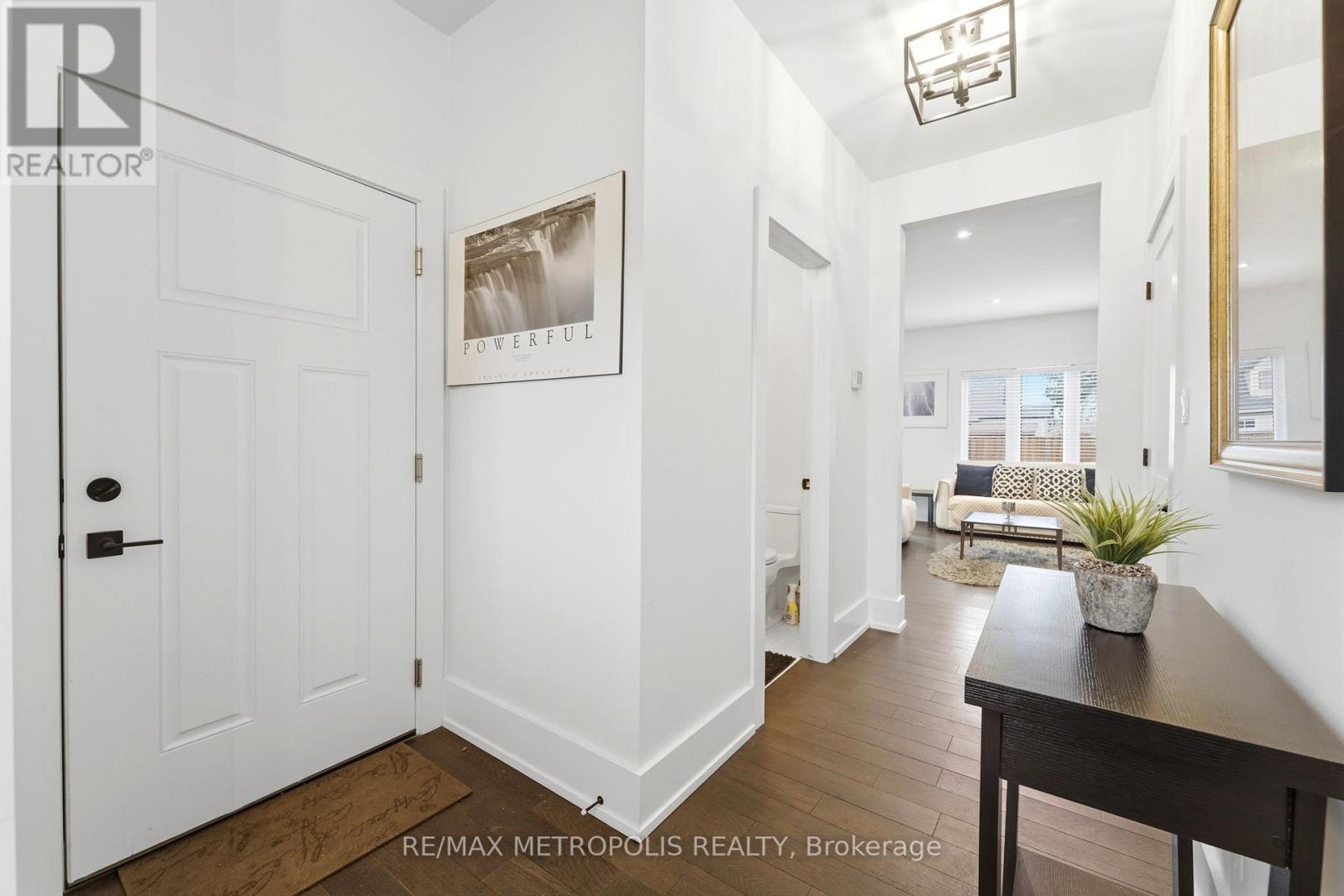 212 Iva Street, Welland, Ontario  L3B 1W4 - Photo 4 - X12954356