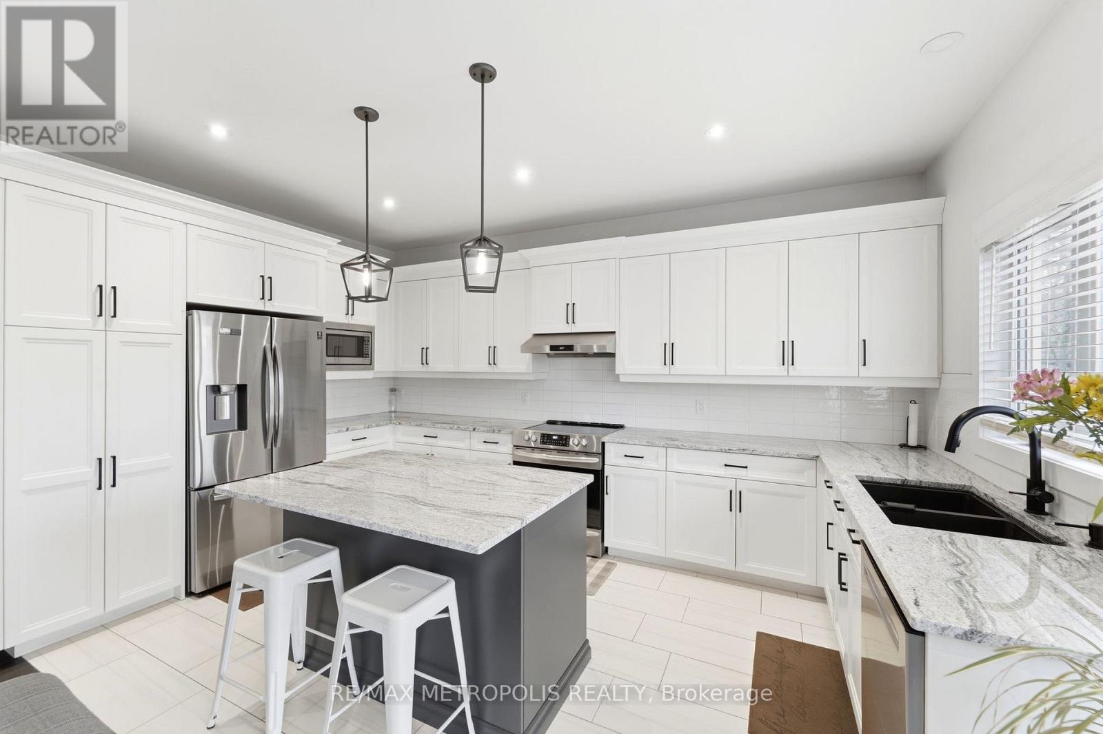 212 Iva Street, Welland, Ontario  L3B 1W4 - Photo 9 - X12954356