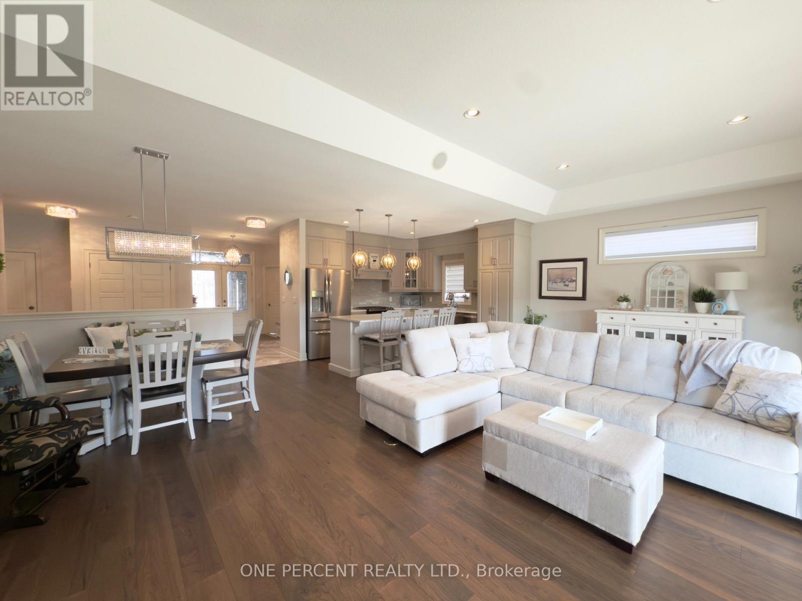 59 Julia Drive, Welland, Ontario  L3T 5W4 - Photo 4 - X12954370