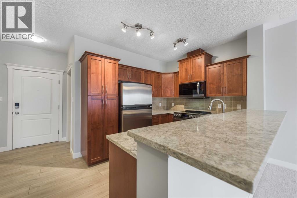 341, 20 Discovery Ridge Close Sw, Calgary, Alberta  T3H 5X4 - Photo 8 - A2290041