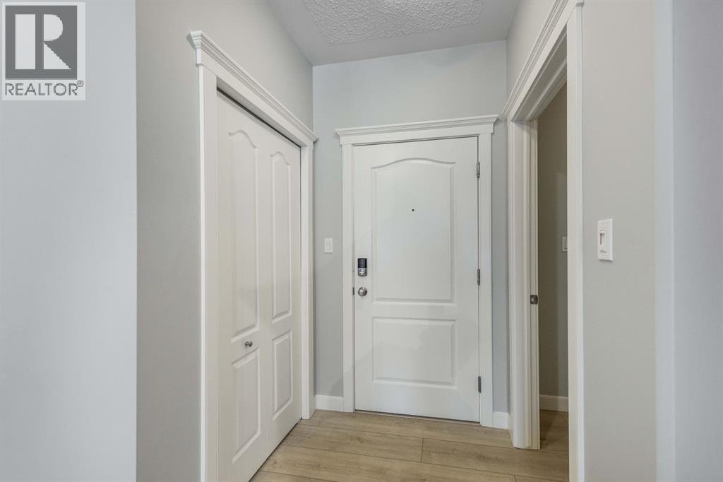 341, 20 Discovery Ridge Close Sw, Calgary, Alberta  T3H 5X4 - Photo 7 - A2290041
