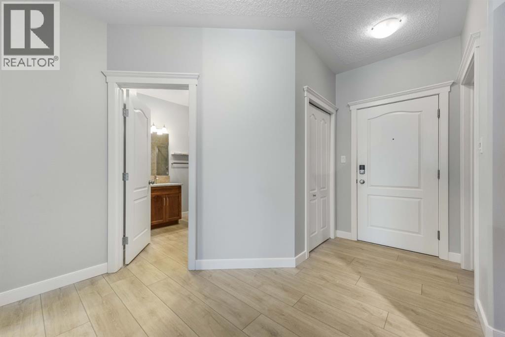 341, 20 Discovery Ridge Close Sw, Calgary, Alberta  T3H 5X4 - Photo 9 - A2290041