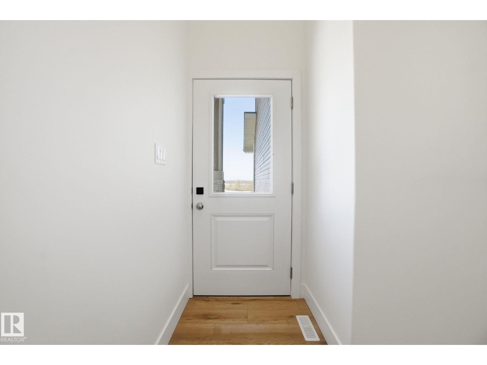 1407 Osprey Ct Nw, Edmonton, Alberta  T5M 0M2 - Photo 4 - E4480458